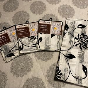 2 sets of sheer window panels